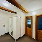Dvur Stran & Wellness Vendégház Karlovy Vary
