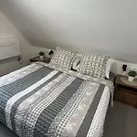 Dvur Stran & Wellness Vendégház Karlovy Vary