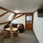 Dvur Stran & Wellness 3* Karlovy Vary