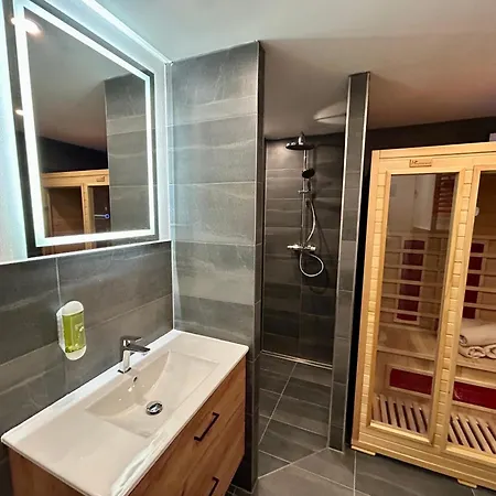 Dvur Stran & Wellness Гостевой дом Карловы Вары