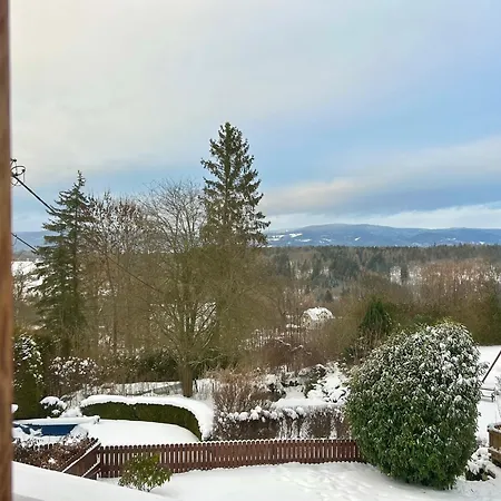 Dvur Stran & Wellness 3*