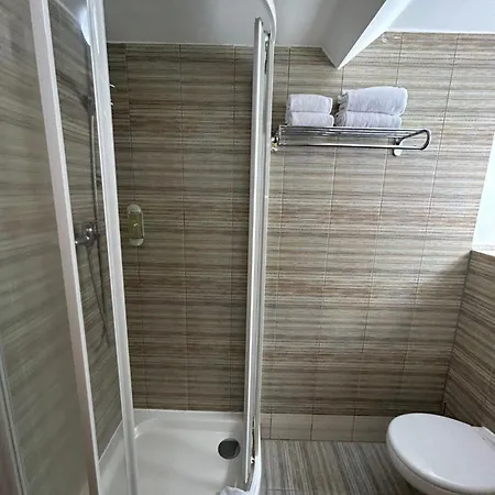 Dvur Stran & Wellness