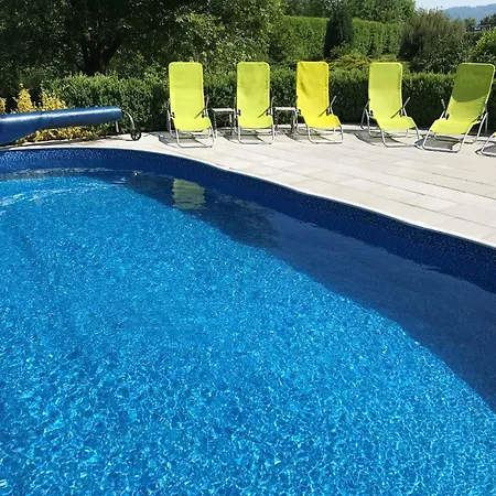 Dvůr Stráň 3*