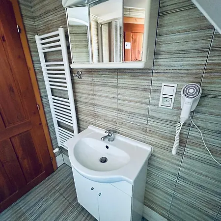 Dvur Stran & Wellness