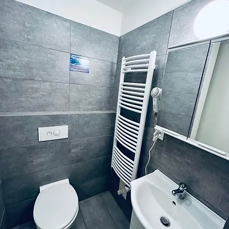 Dvur Stran & Wellness Karlovy Vary