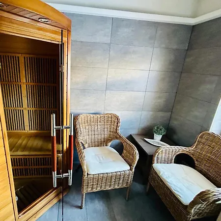 Dvur Stran & Wellness Gæstehus 3*