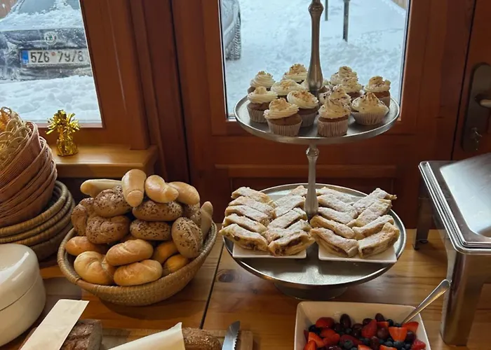 Dvůr Stráň&wellness 3* KLV